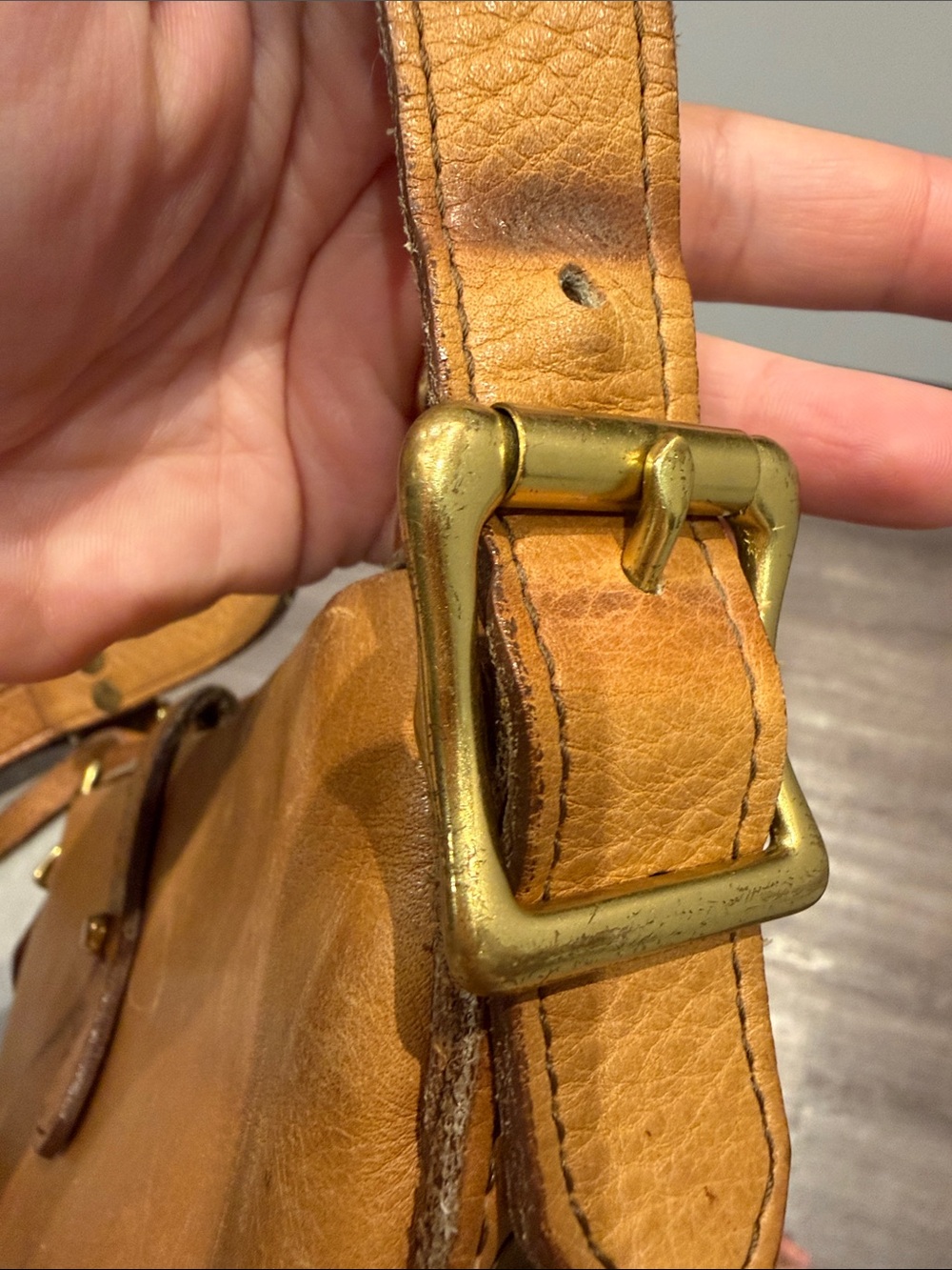 Classic Tan Leather Crossbody Bag with Adjustable Strap - Picture 7 of 14